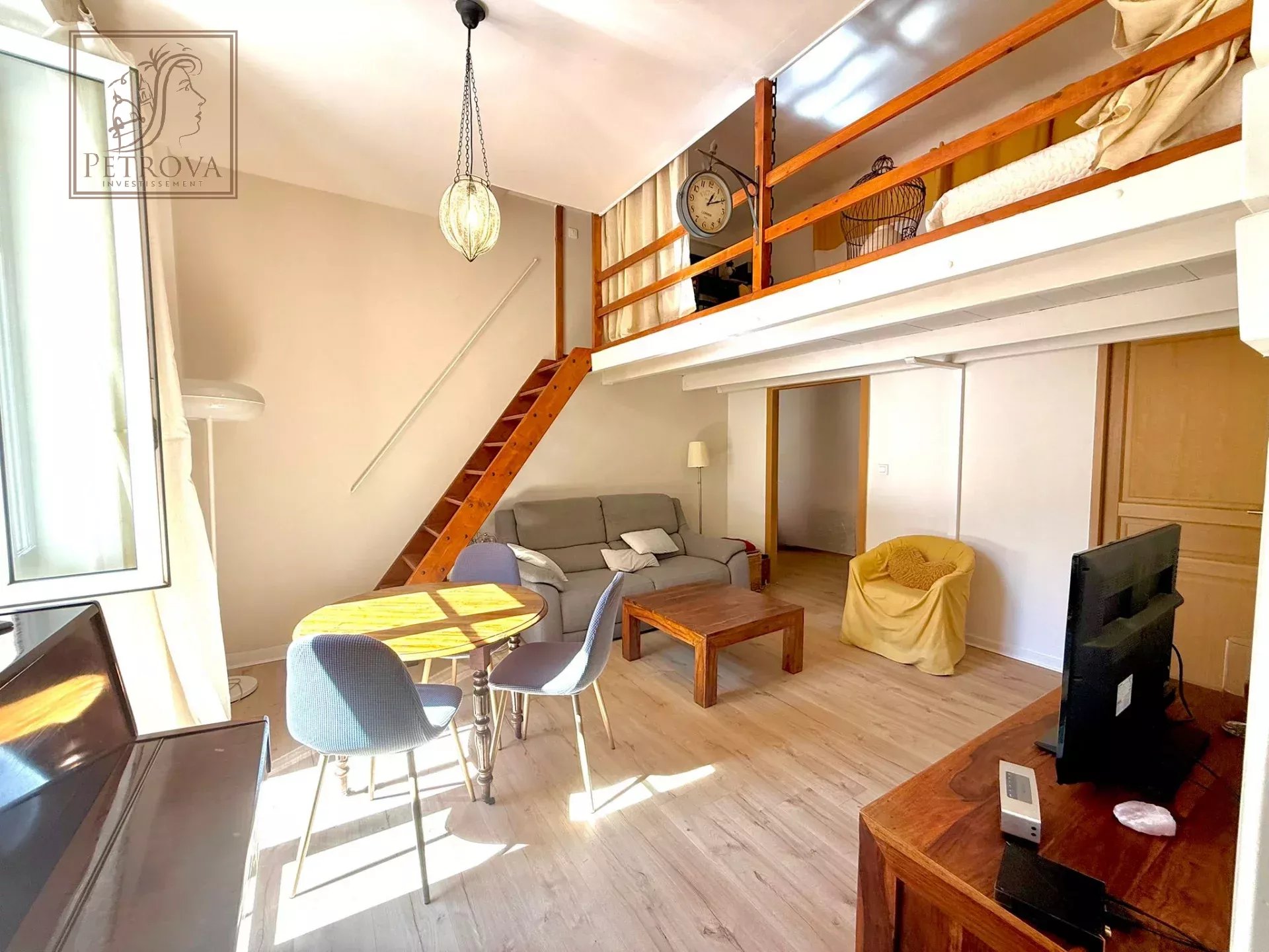 Agence immobilière de 