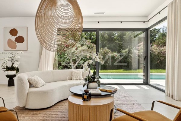 New contemporary villa in Mougins — photo 3