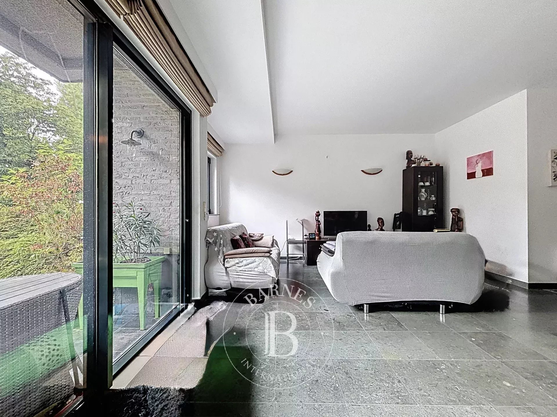 Appartement 1 chambre avec beau jardin + box fermé