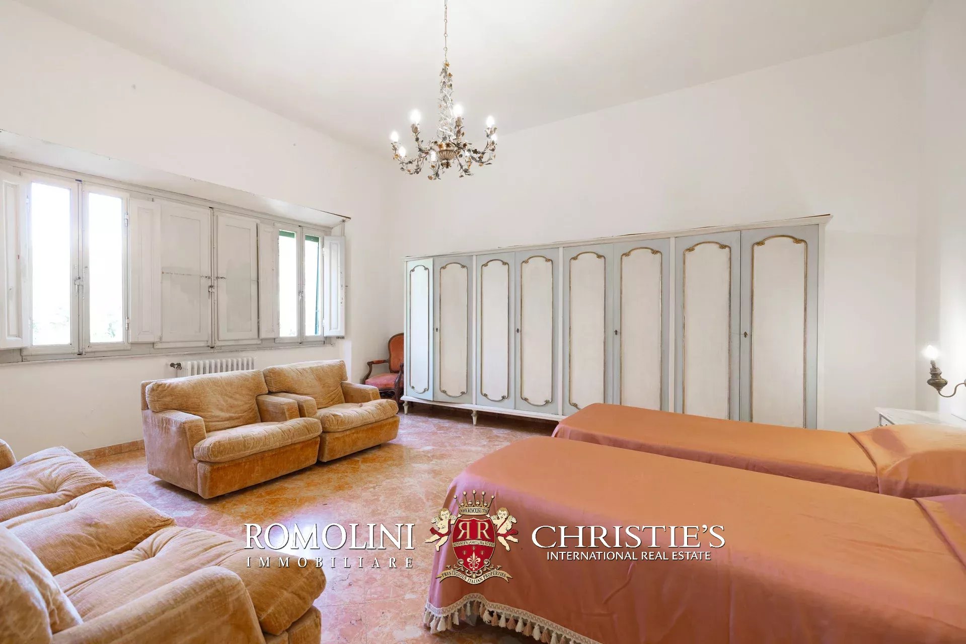 11 Bedroom Villa/Townhouse's Image 56