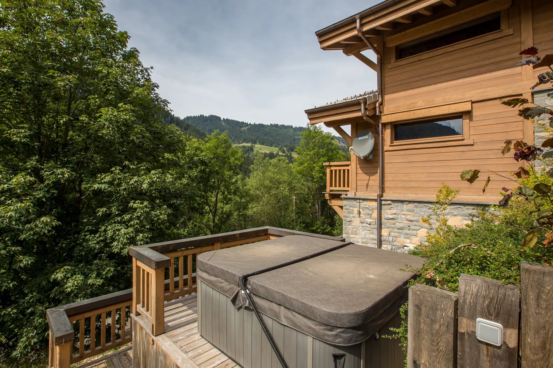 Photo of MORZINE - Stunning turn-key 6 bedroom chalet in Morzine
