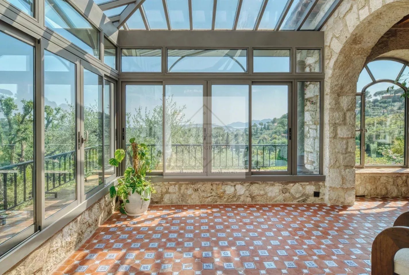 Villa Provençale avec piscine et court de tennis, à pied du village de Mougins — photo 25