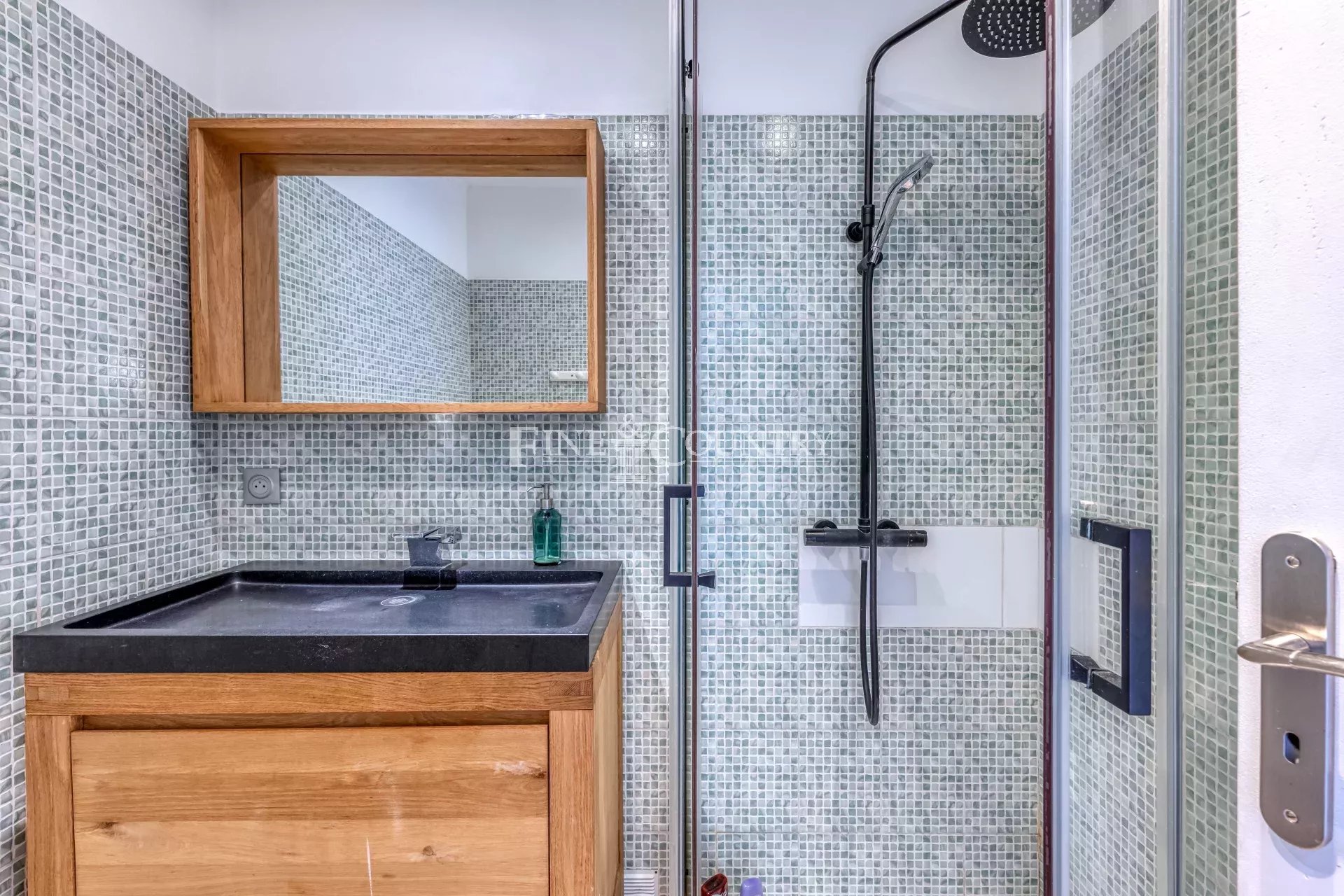 Photo of For sale  Villa in Valbonne - Panoramic view