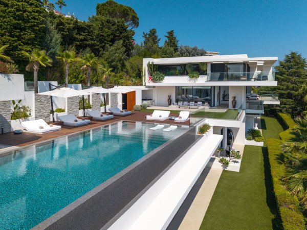 A Contemporary Masterpiece — Cannes Californie — photo 1