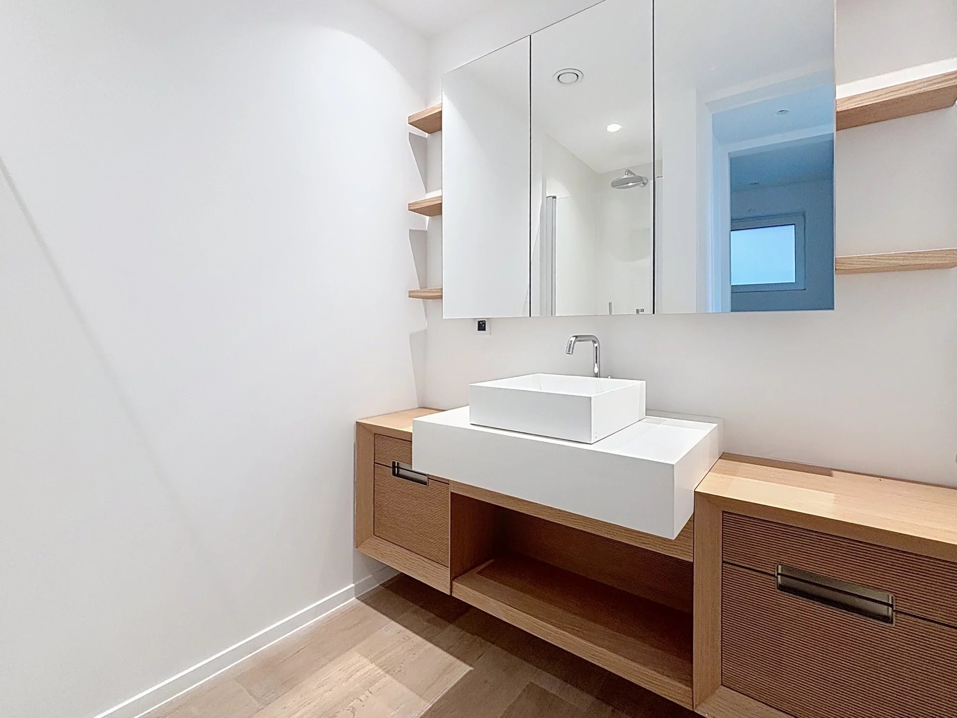 Maison neuve, terrasse et rooftop plein sud