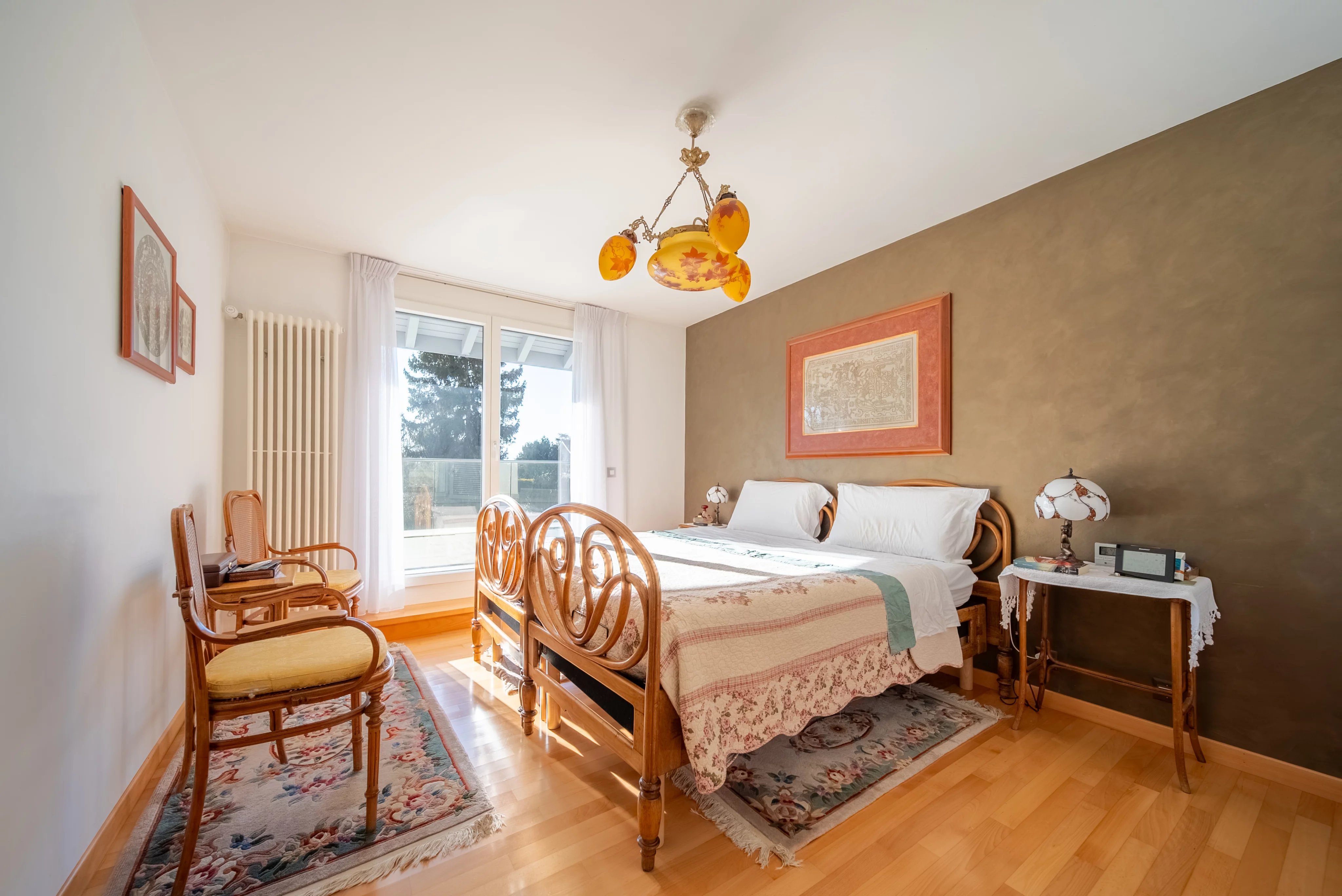 Villa de 330 m2 avec piscine et beau terrain