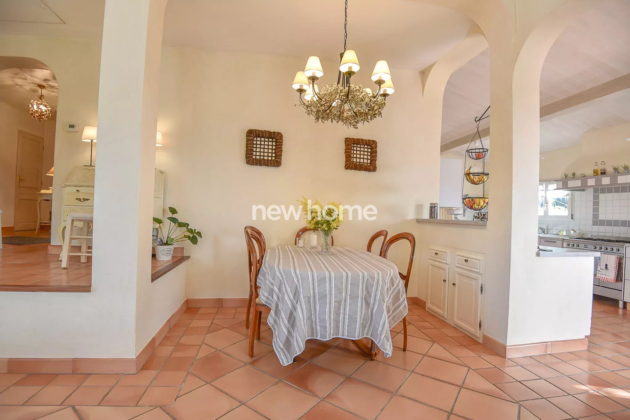 Vue panoramique exceptionnelle et à pied du village