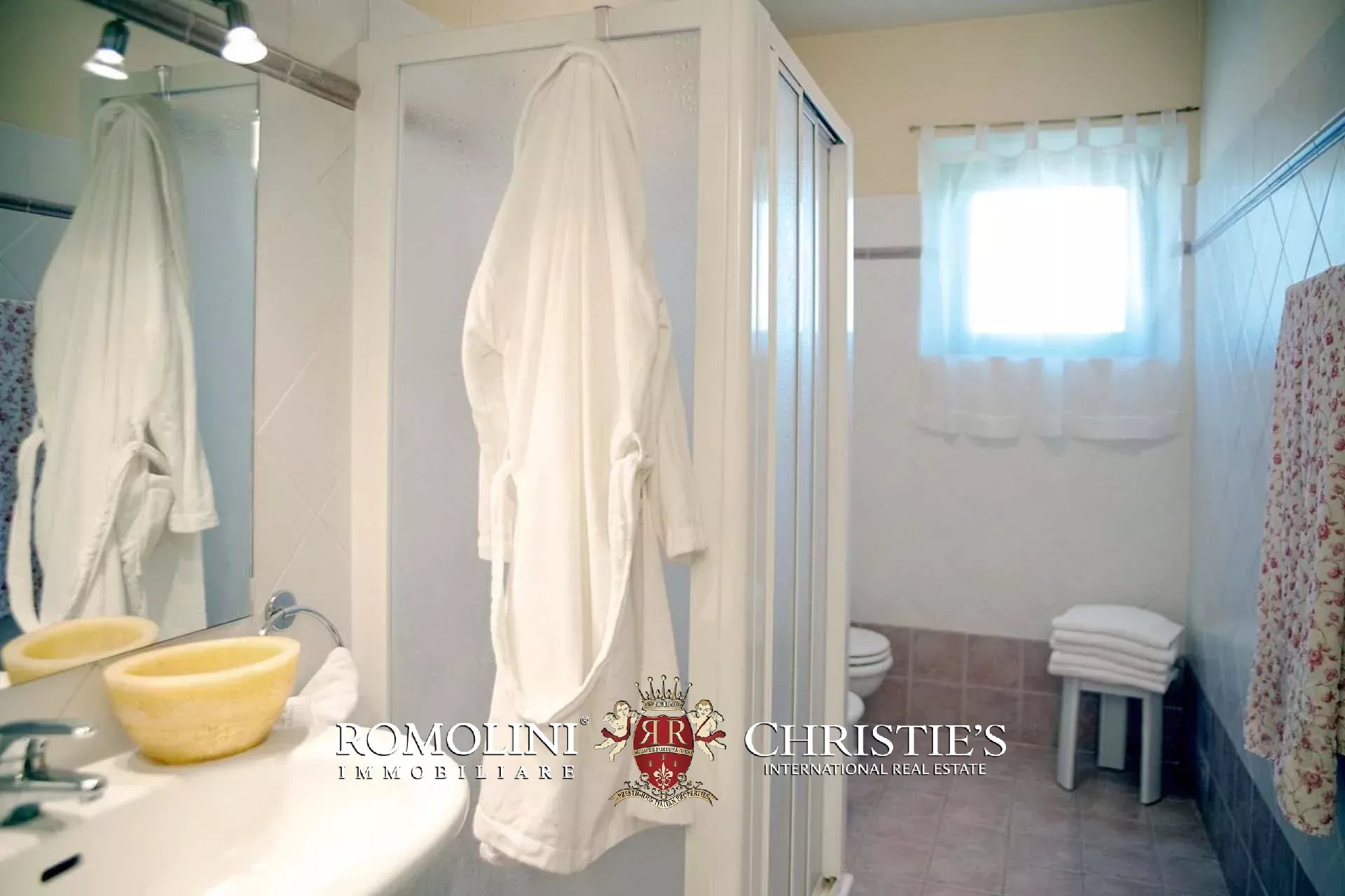 22 Bedroom Vineyard's Image 23