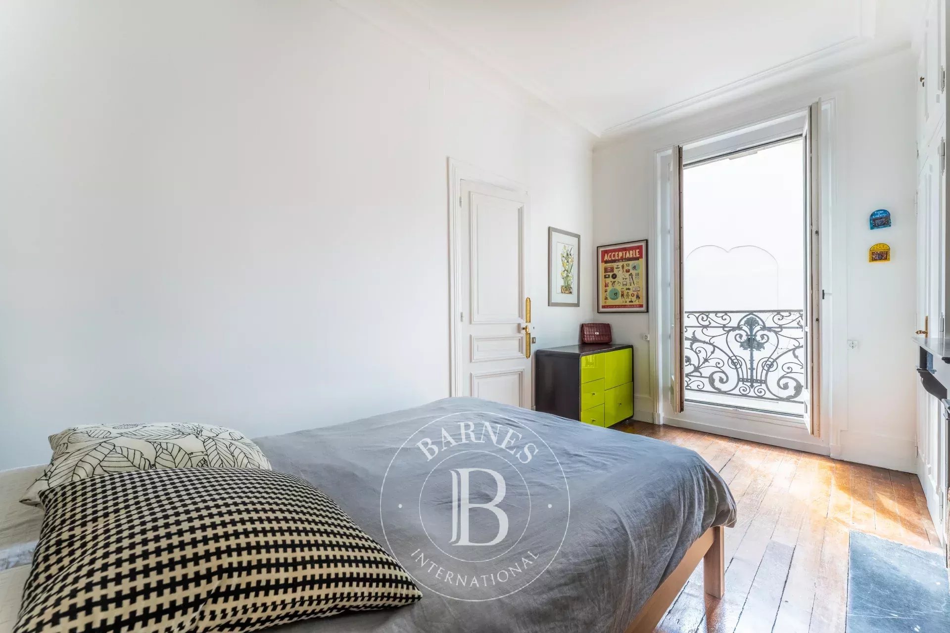 Daire Paris 18ème - picture 13