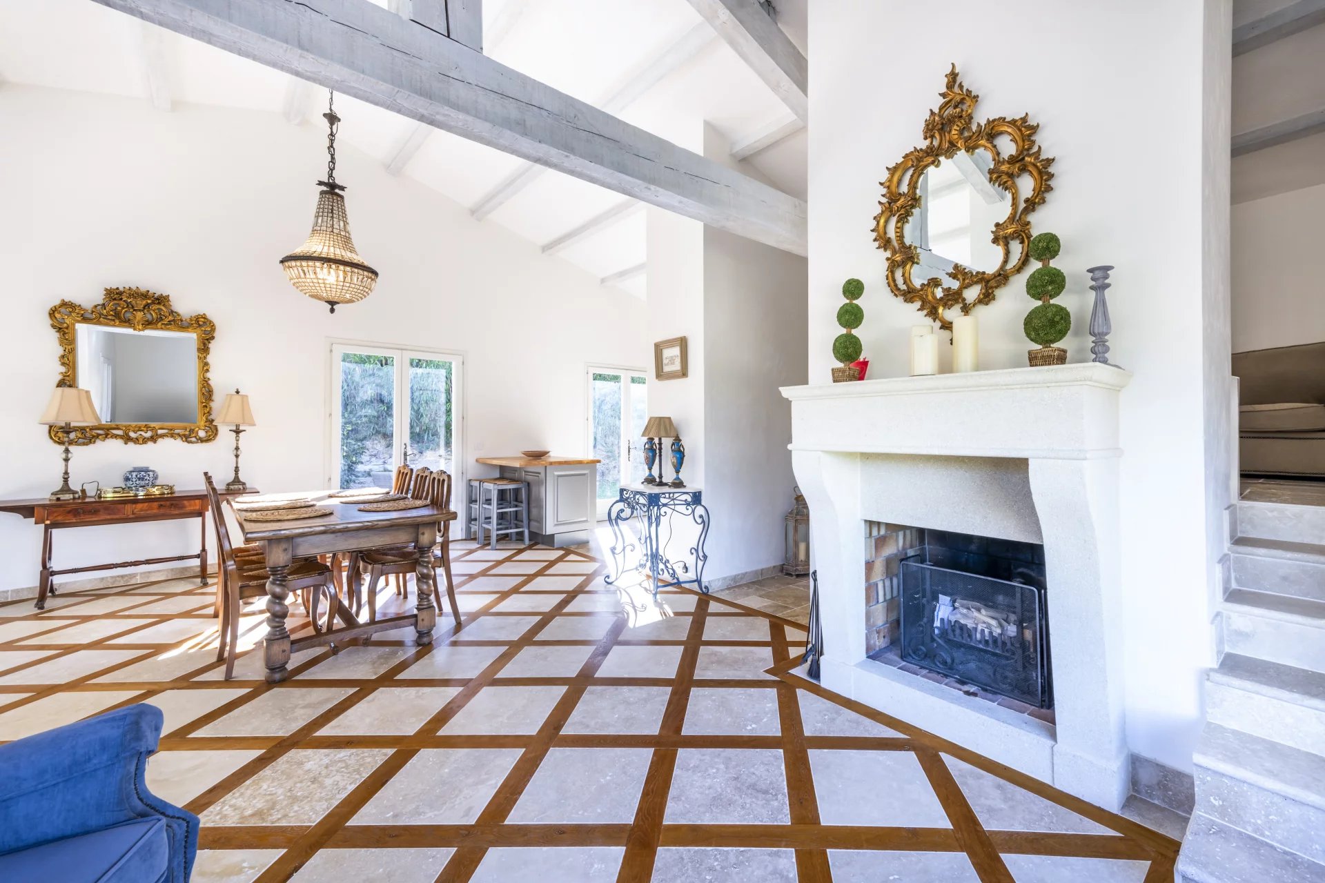  Image of Villa - 3 Bedrooms for Sale in Alpes-Maritimes-Mougins-France, Image 6