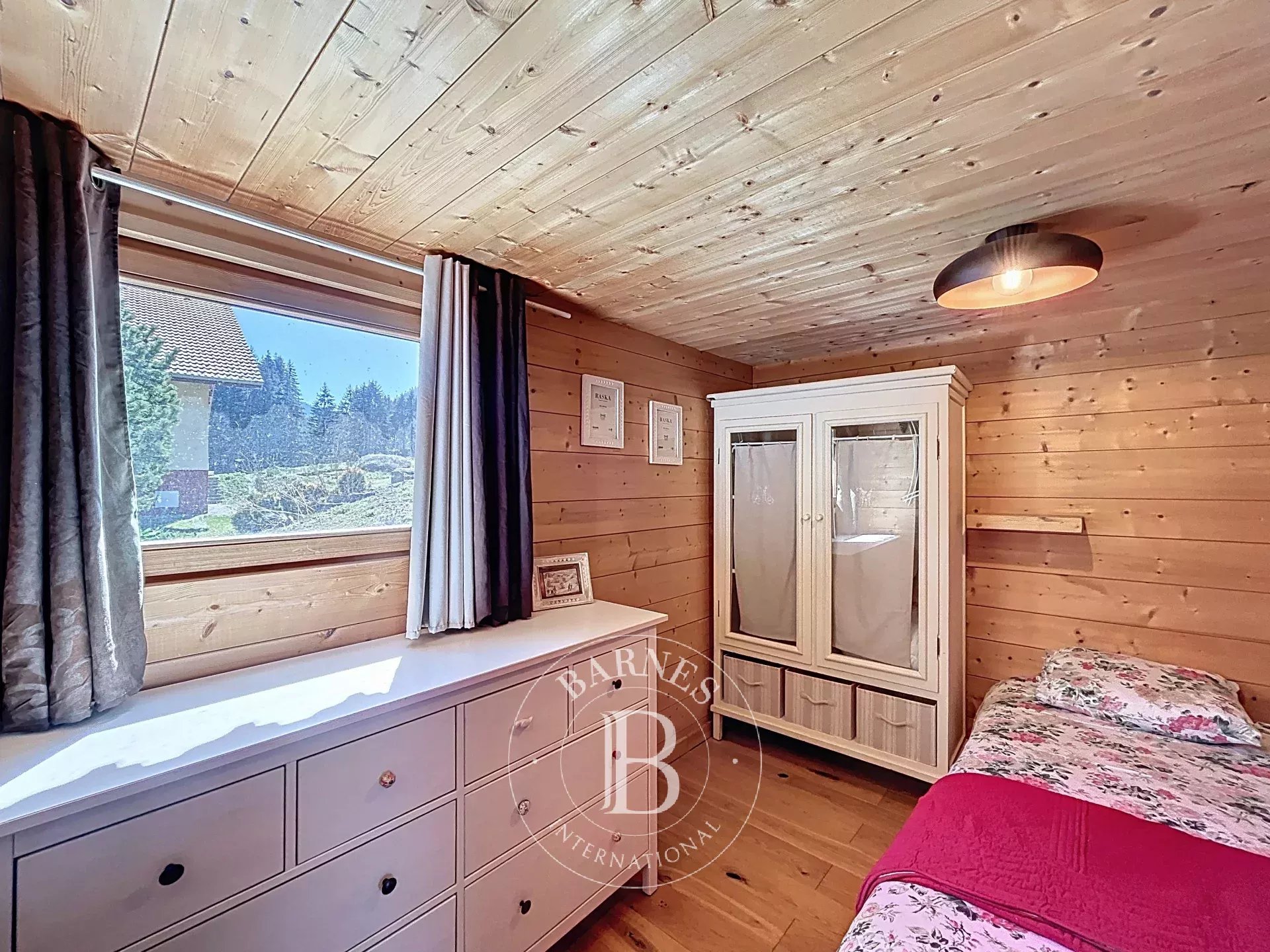 Photo of Essert-Romand – 4-Bedroom Chalet + Independent 1-Bedroom Apartment – Seasonal Rental