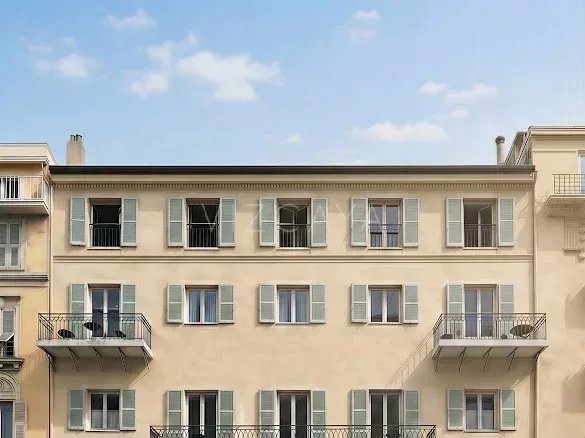Studio avec balcon dernier étage, Carré D’Or