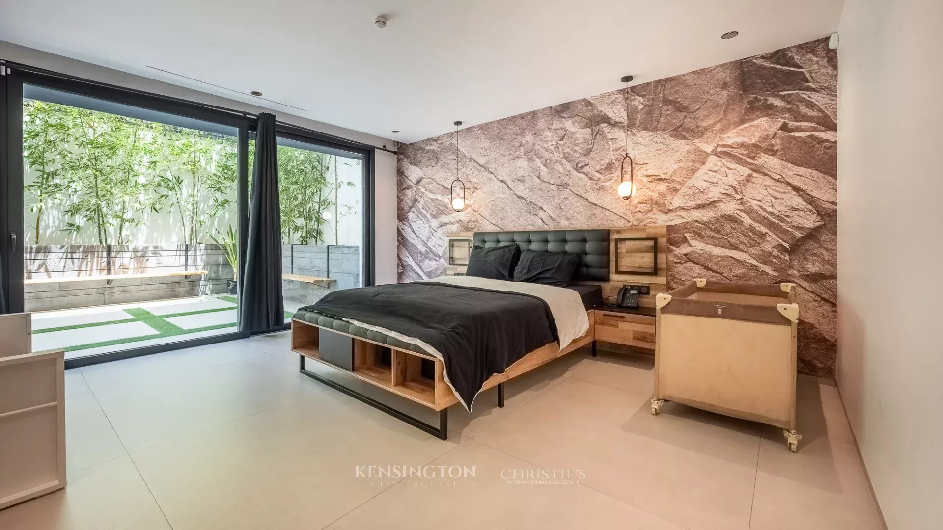 8 Bedroom Villa/Townhouse's Image 54