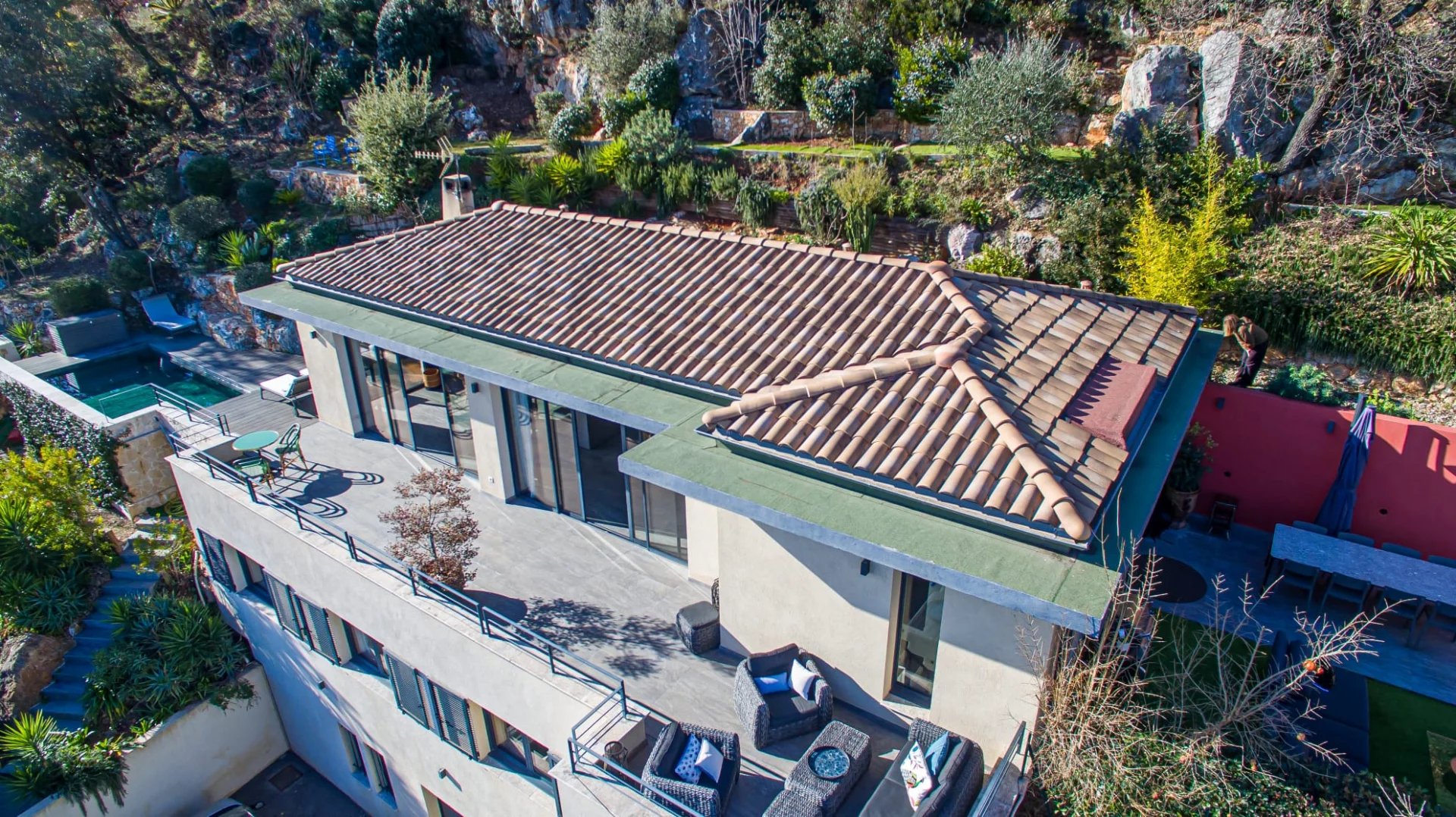 NICE - FALICON Villa individuelle 4 pièces + Studio indépendant - piscine - ascenseur - garage - vue mer