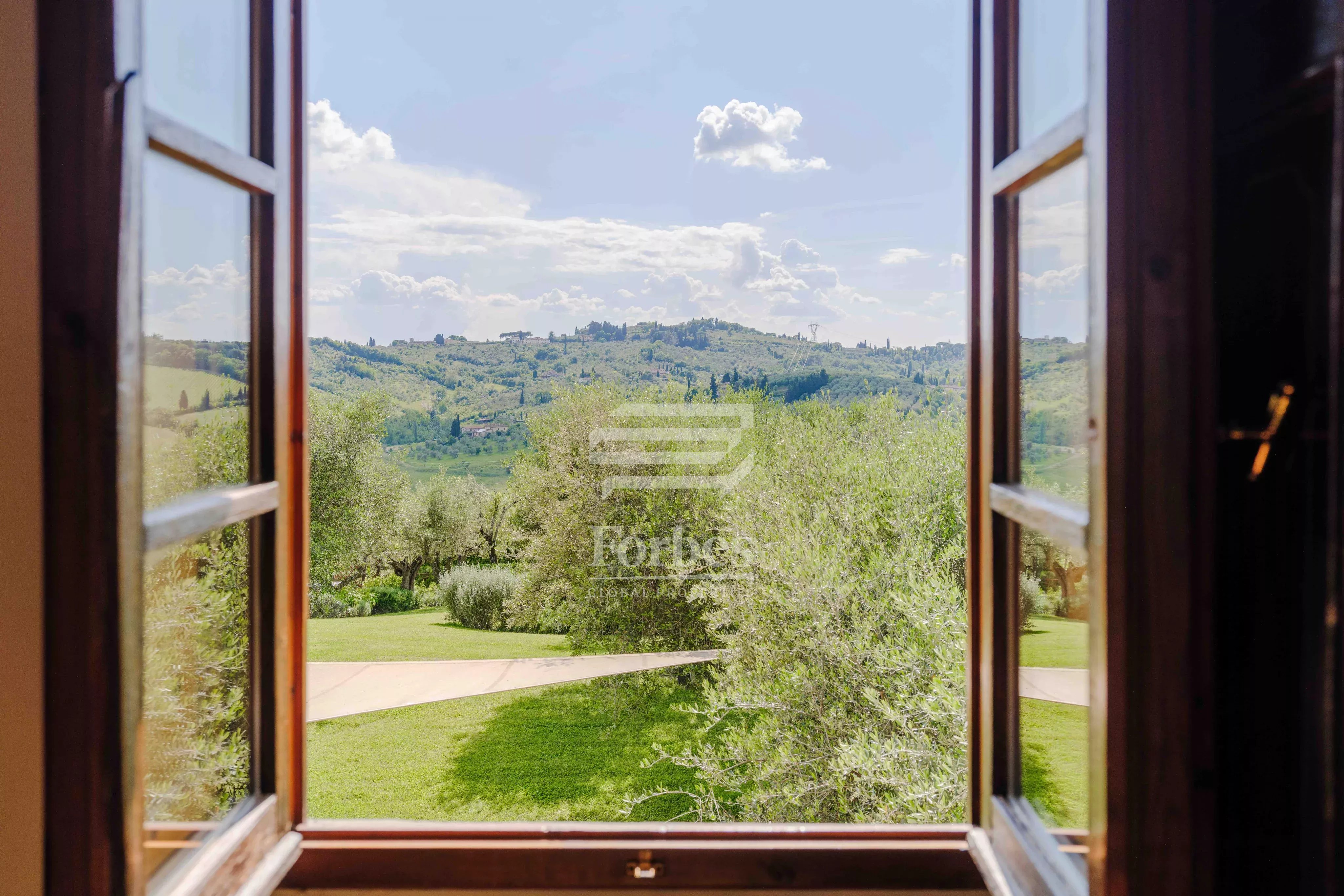 Farmhouse for sale in Tuscany, just minutes from Florence