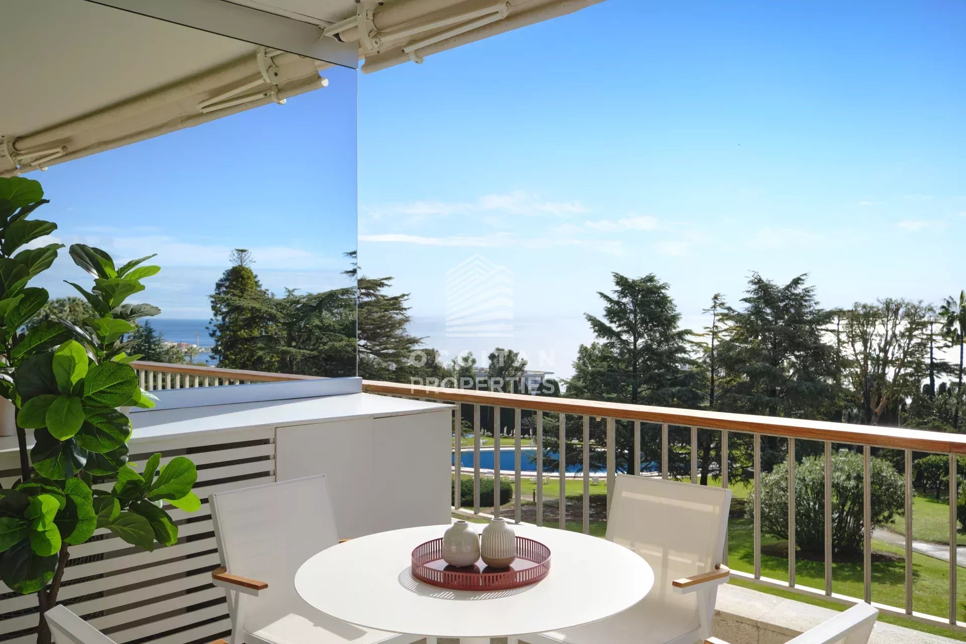 CALIFORNIE - STANDING - SEA AND PARK VIEW