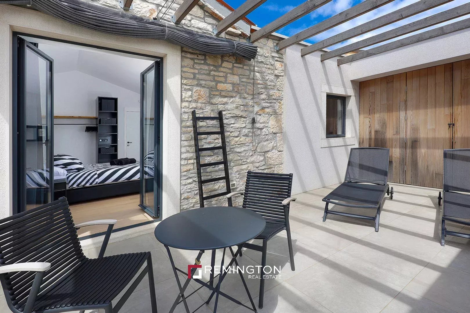5 Bedroom Villa/Townhouse's Image 9