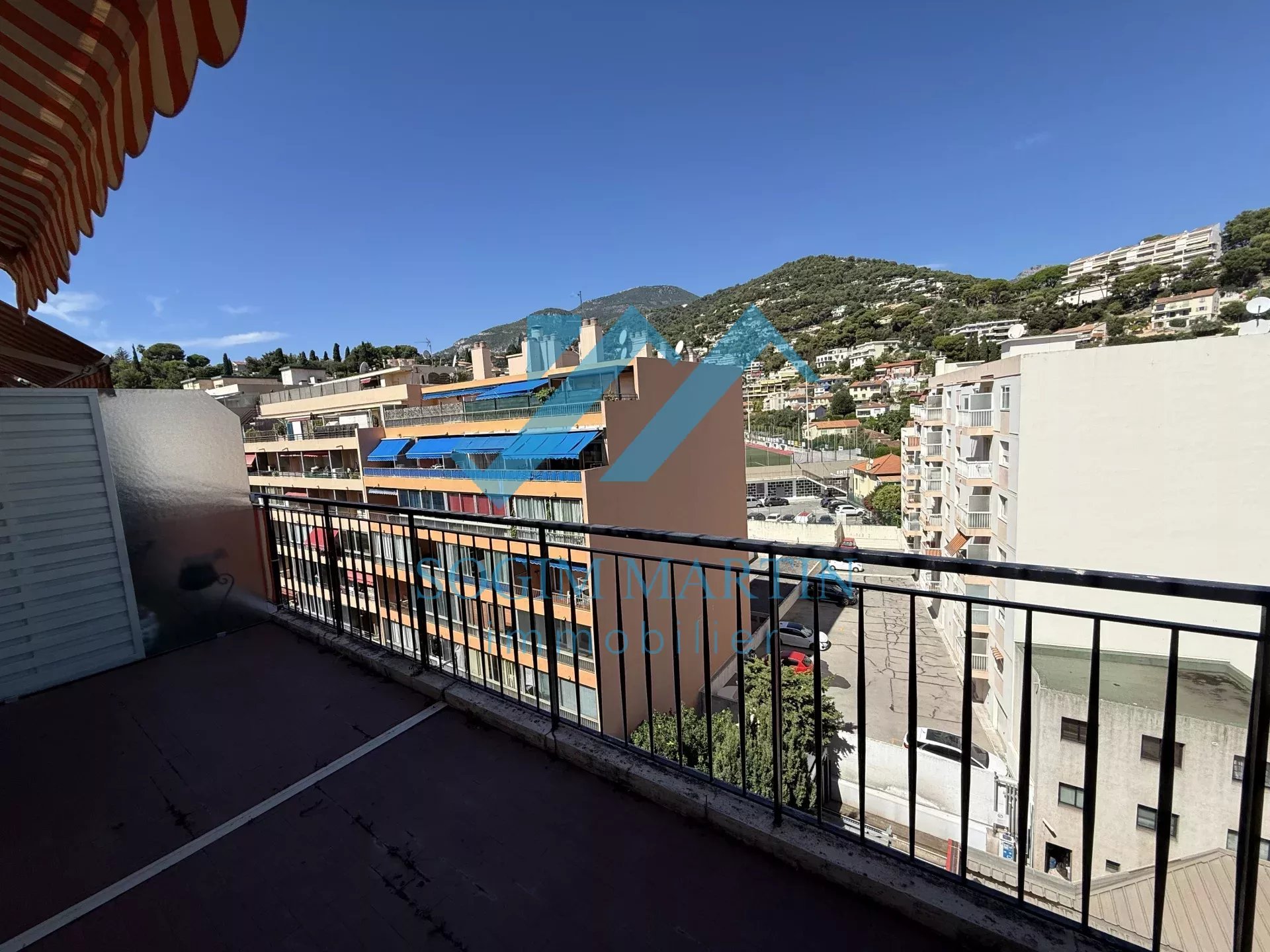 Roquebrune Cap Martin Carnolès centre 7ème étage lumineux Studio avec terrasse