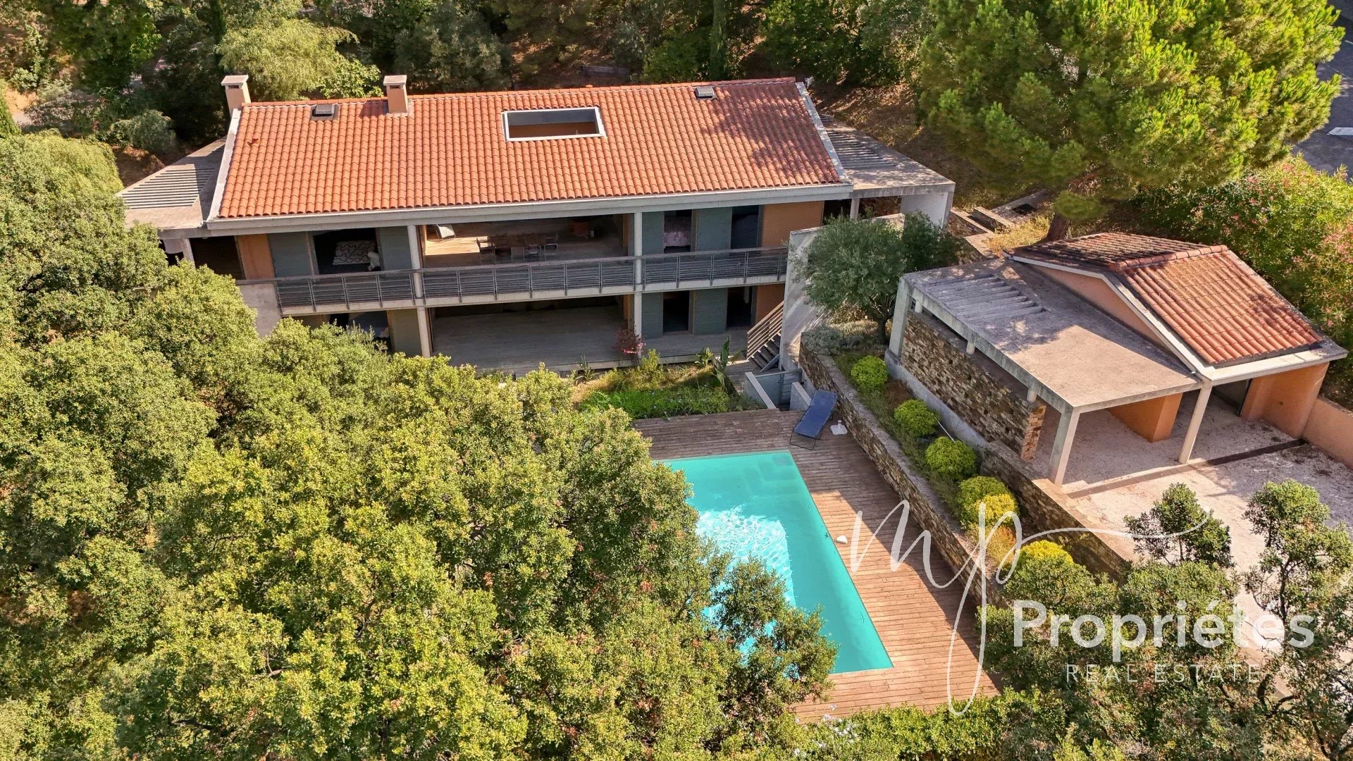 Agence immobilière de 