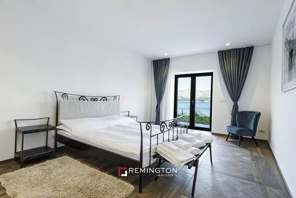 5 Bedroom Villa/Townhouse's Image 35
