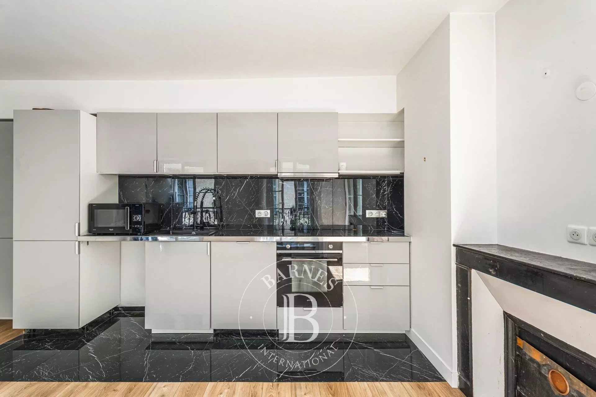 Daire Paris 4ème - picture 4