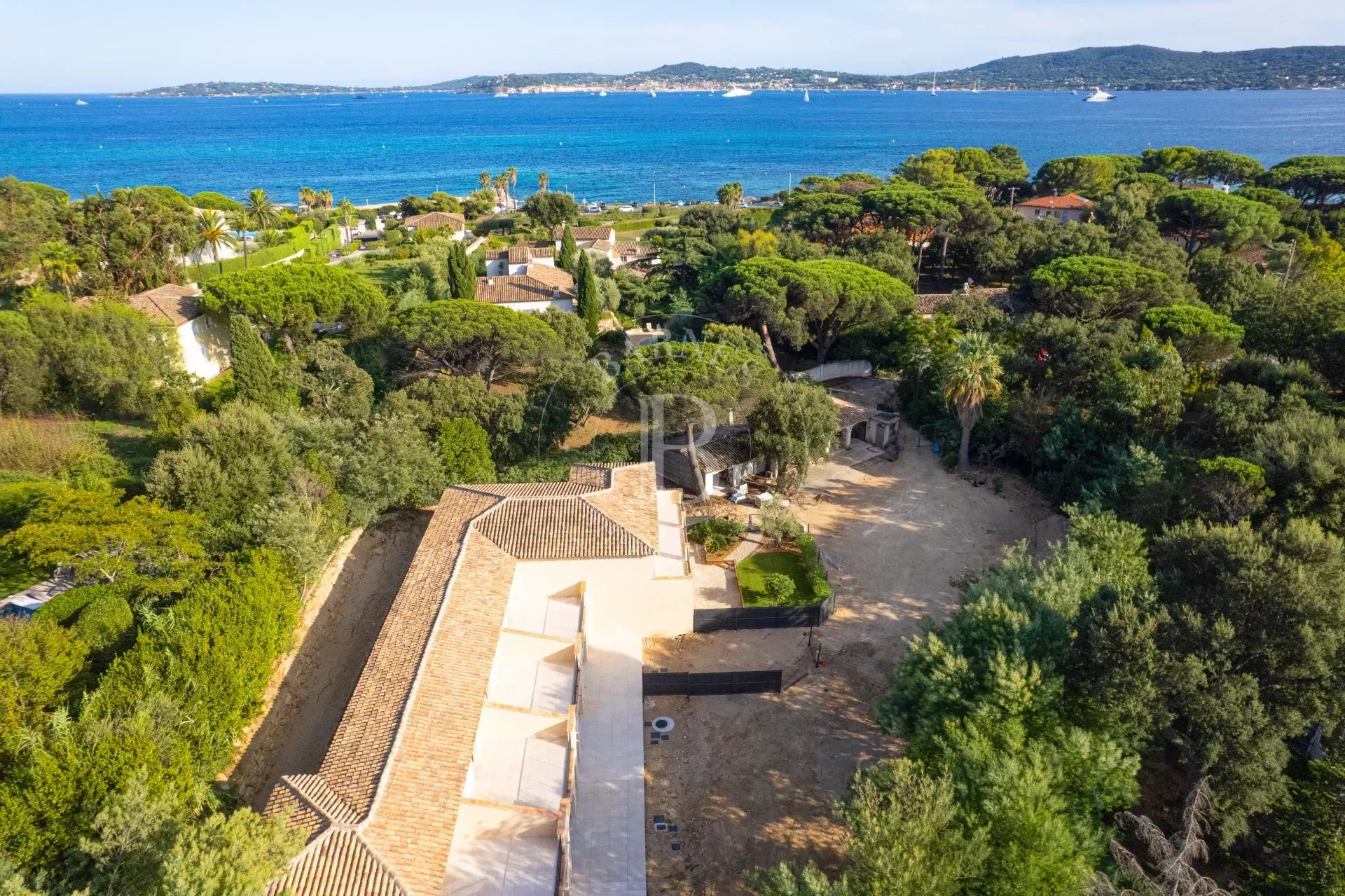 GRIMAUD - NEAR BEACH - VILLA - 2 BEDROOMS - GARDEN