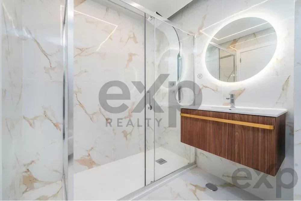 Modern 2-Bedroom Beachfront Apartment in Quarteira 85948404 image 19