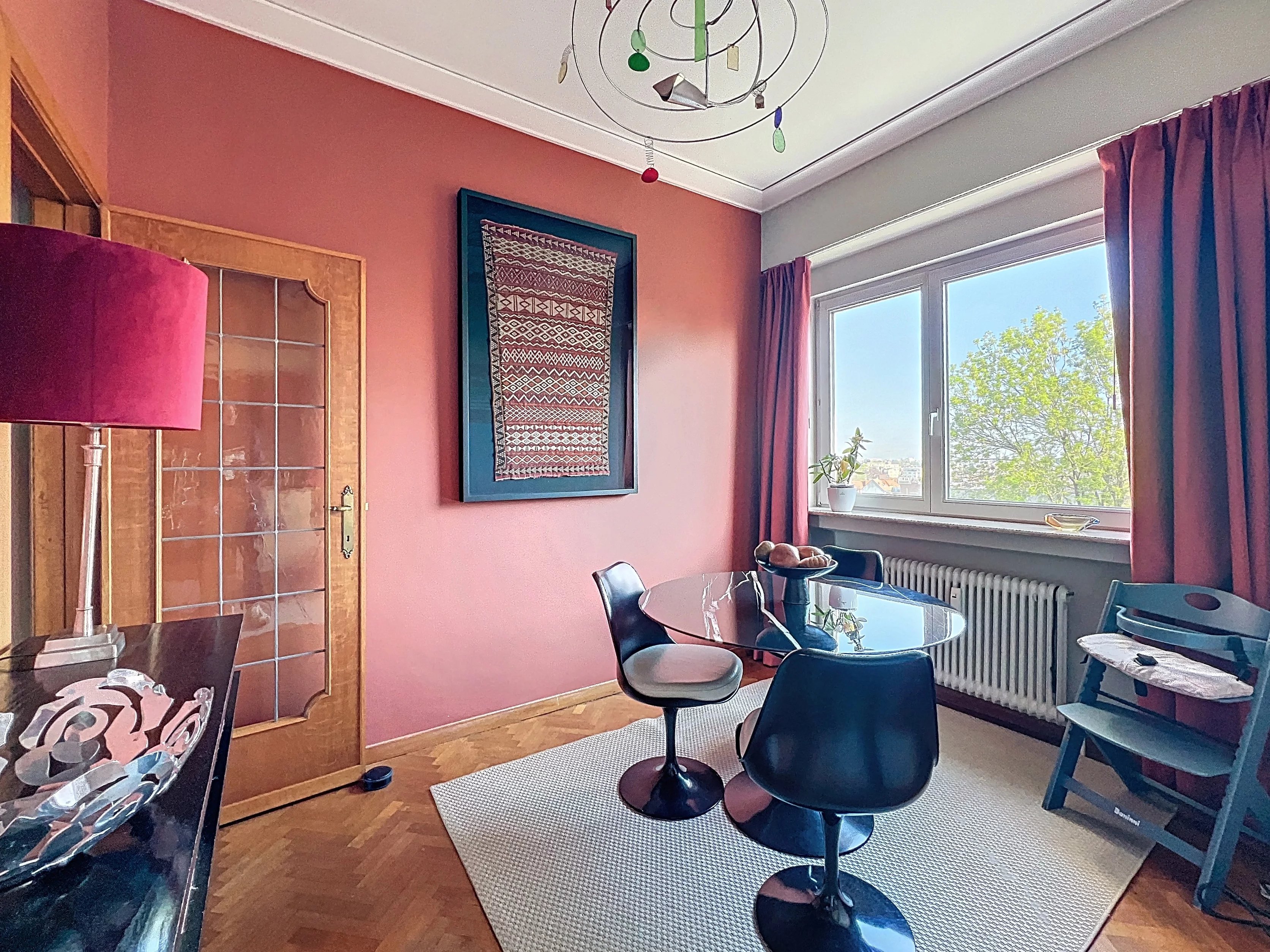 Mooi appartement met terrassen en parking