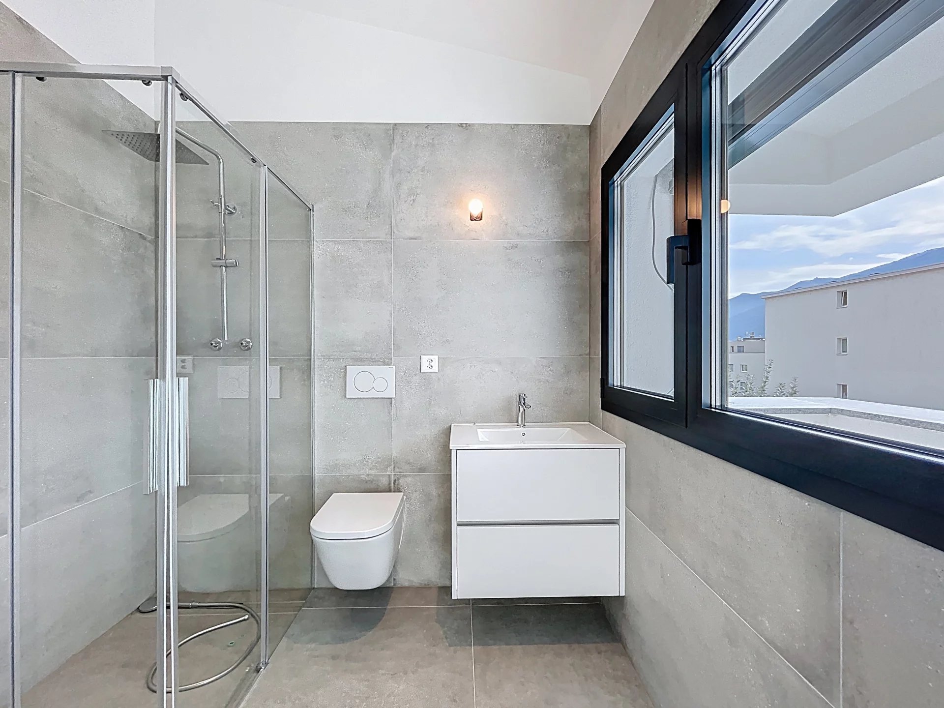 Maison neuve contemporaine – prête à emménager !