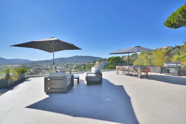 Cannes: absolute calm and close to amenities, villa with pool — photo 6