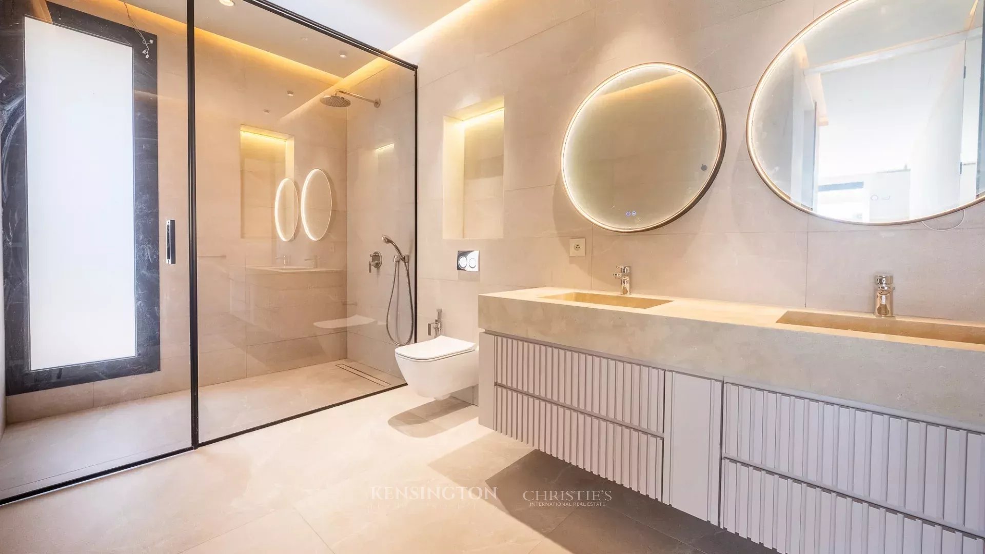 5 Bedroom Villa/Townhouse's Image 17