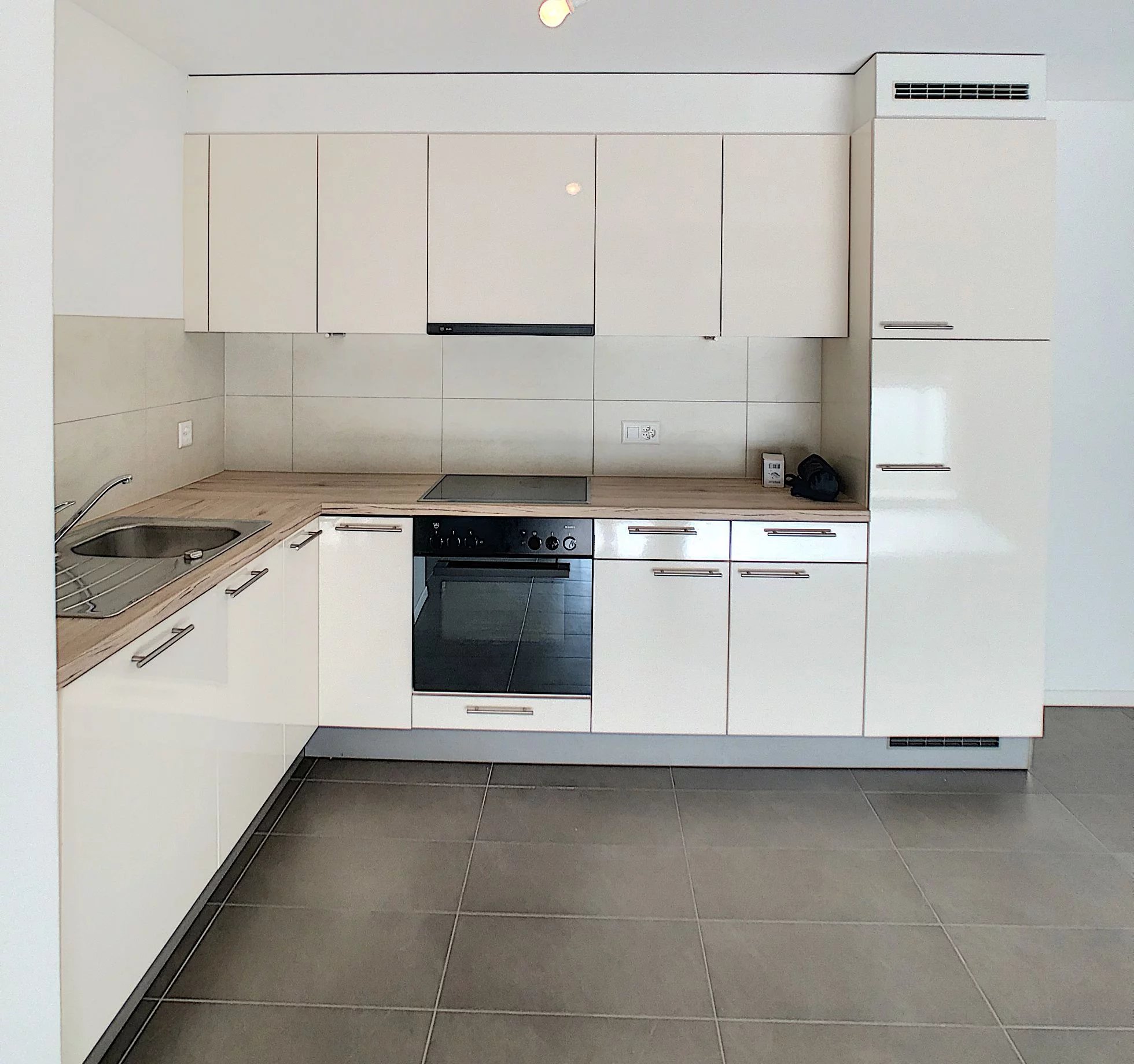 Immeuble Cérès - 2.5 pièces à louer à Sierre - Photo 2
