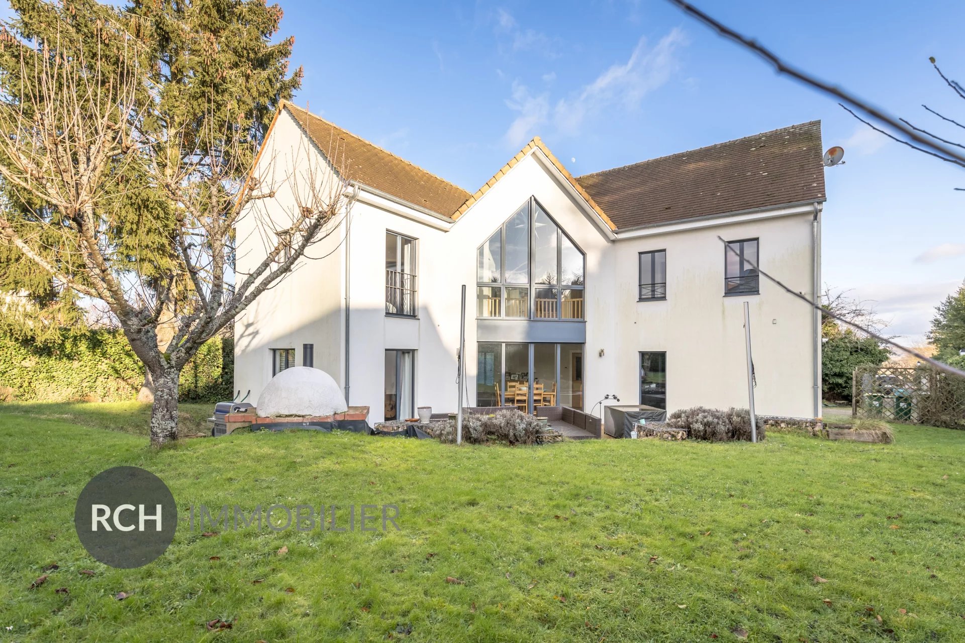 Monfort-l'Amaury - Maison moderne BBC avec de beaux volumes