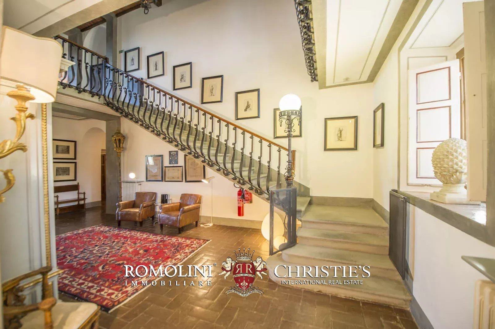 LUXURY HISTORICAL VILLA FOR SALE IN RADDA IN CHIANTI, TUSCANY