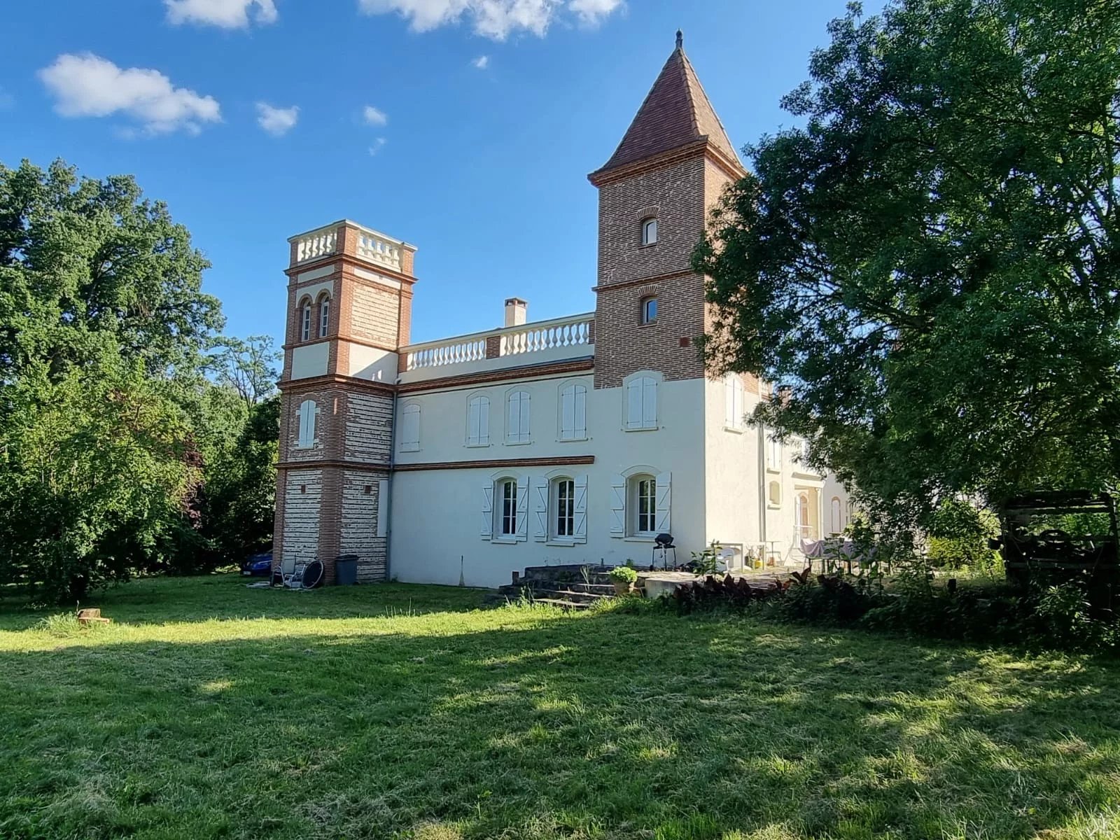 Charme. volume et verdure aux portes de Toulouse