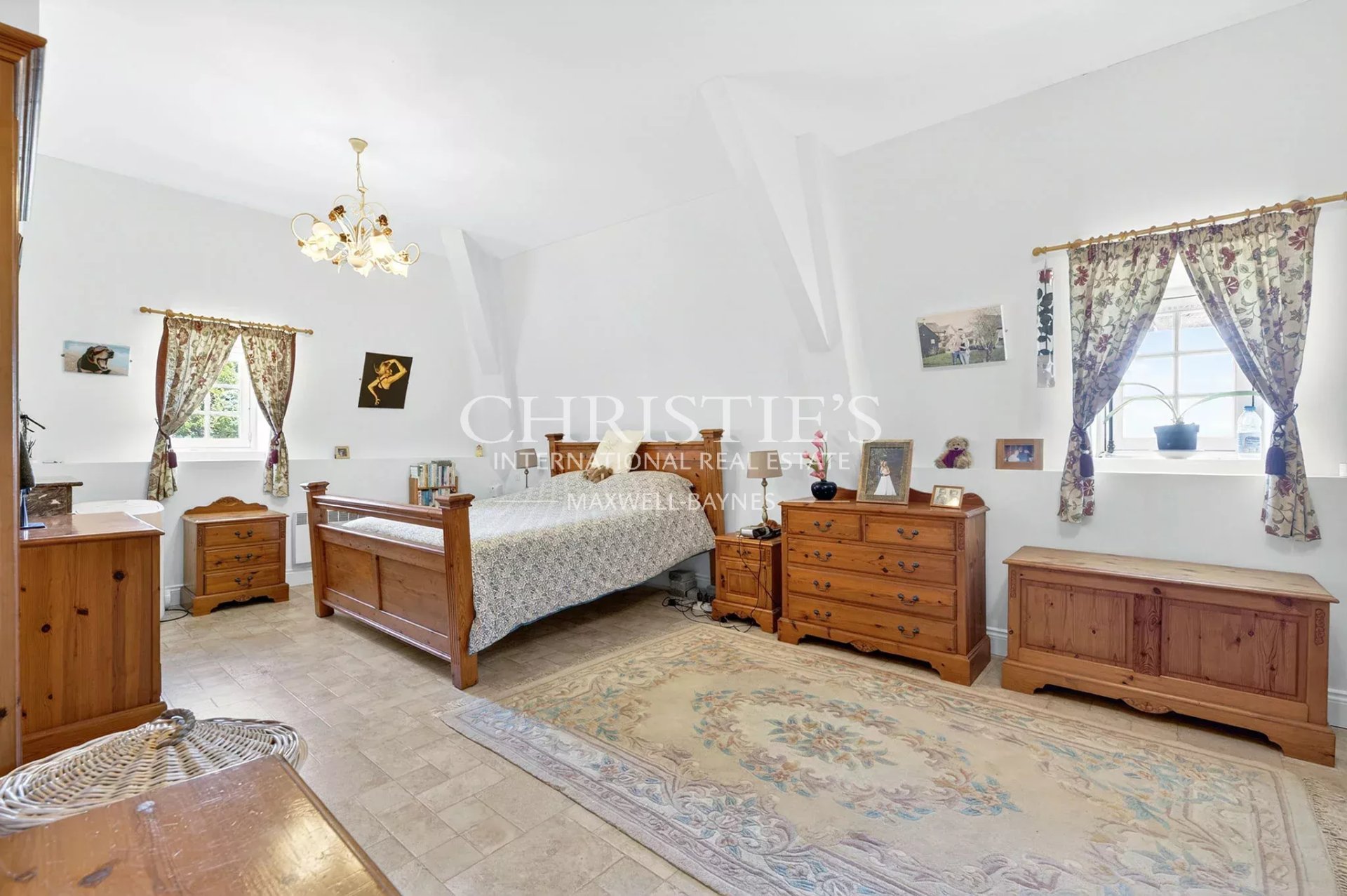 38 Bedroom Chateau's Image 21
