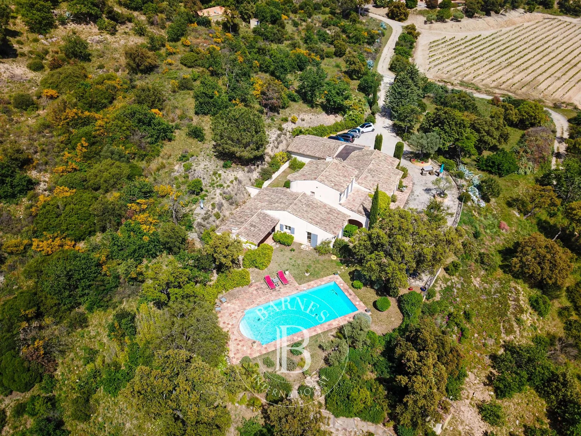 LE PLAN-DE-LA-TOUR - PROVENCAL VILLA - 3 BEDROOMS - SWIMMING POOL