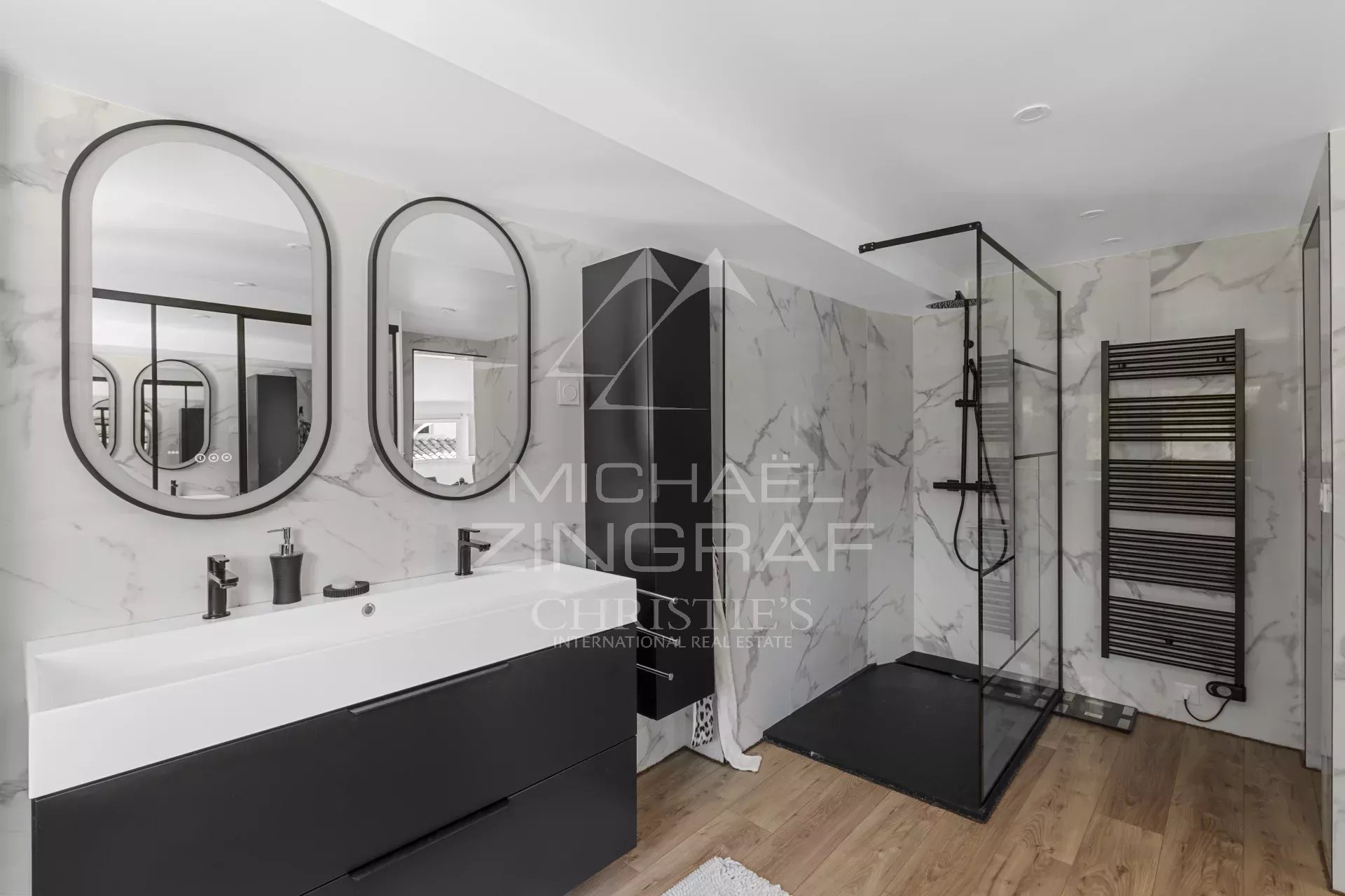 6 Bedroom Villa/Townhouse's Image 5