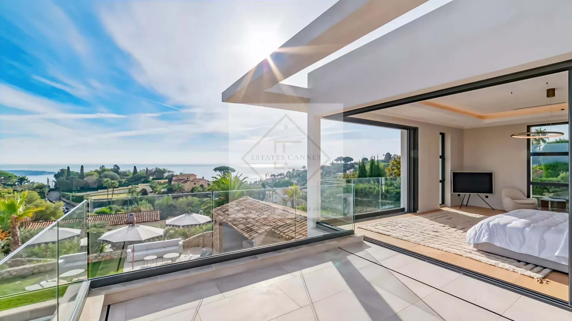 SUPER CANNES — EXCEPTIONAL BRAND-NEW CONTEMPORARY VILLA WITH PANORAMIC SEA VIEWS — photo 27
