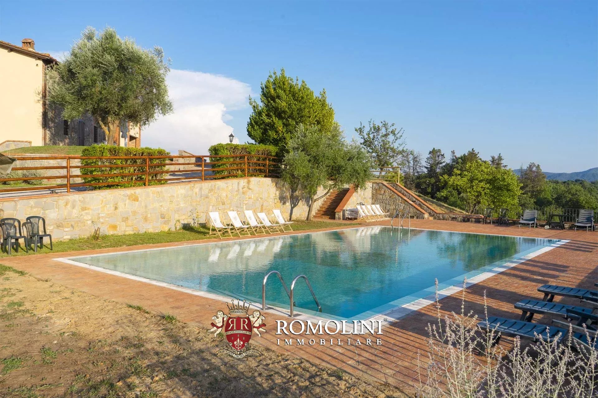 4 Bedroom Vineyard's Image 5
