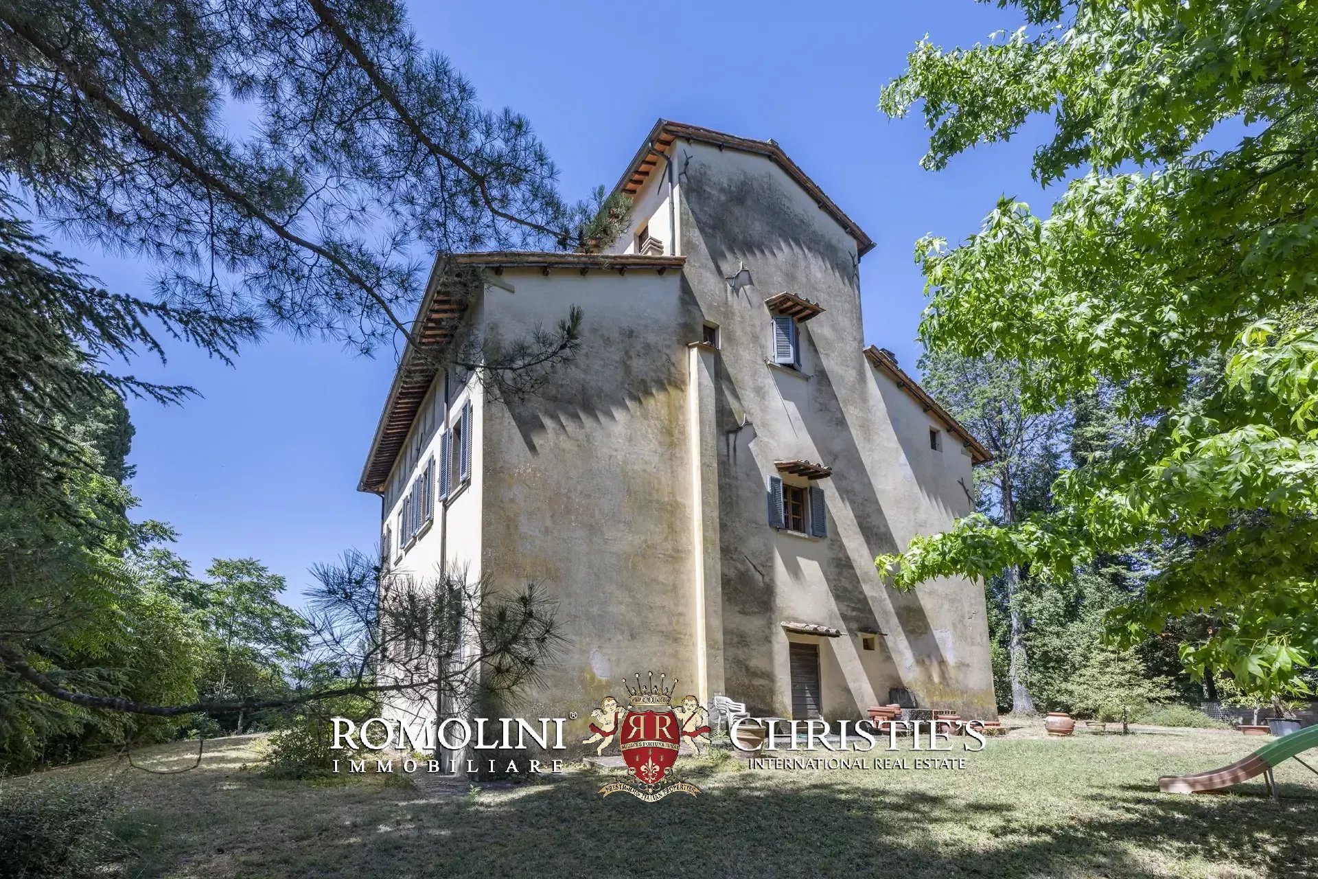 6 Bedroom Villa/Townhouse's Image 17