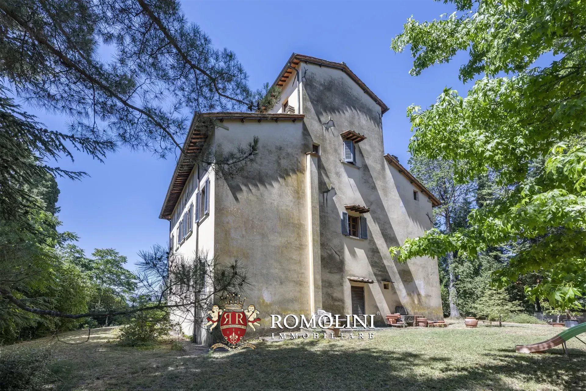 6 Bedroom Villa/Townhouse's Image 17