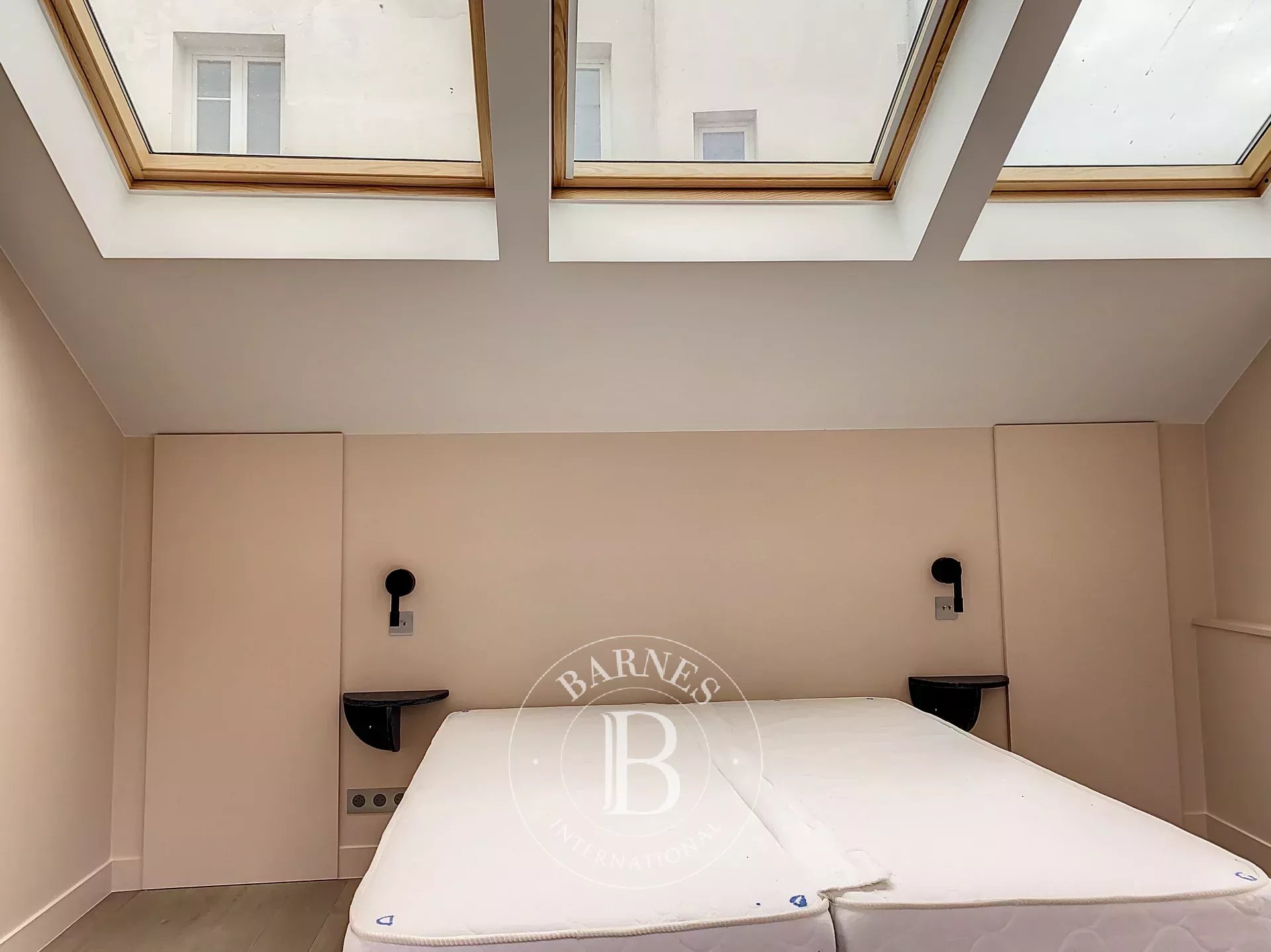 Ev Paris 18ème - picture 25