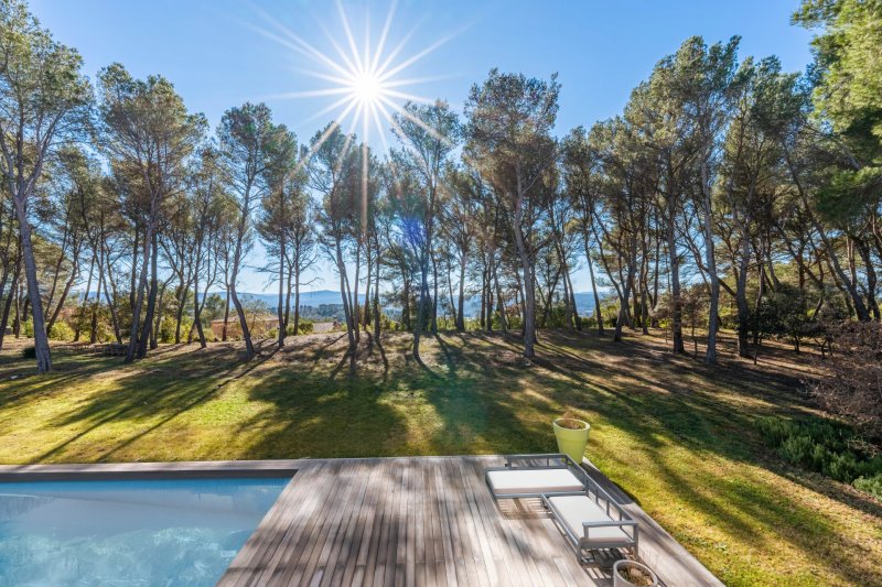 EAST AIX EN PROVENCE - CONTEMPORARY HOUSE 235M2 - 5 BEDROOMS - SWIMMING POOL - NICE VIEW