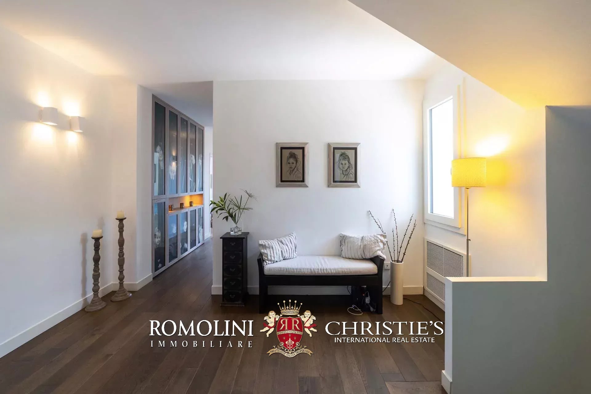 6 Bedroom Villa/Townhouse's Image 44