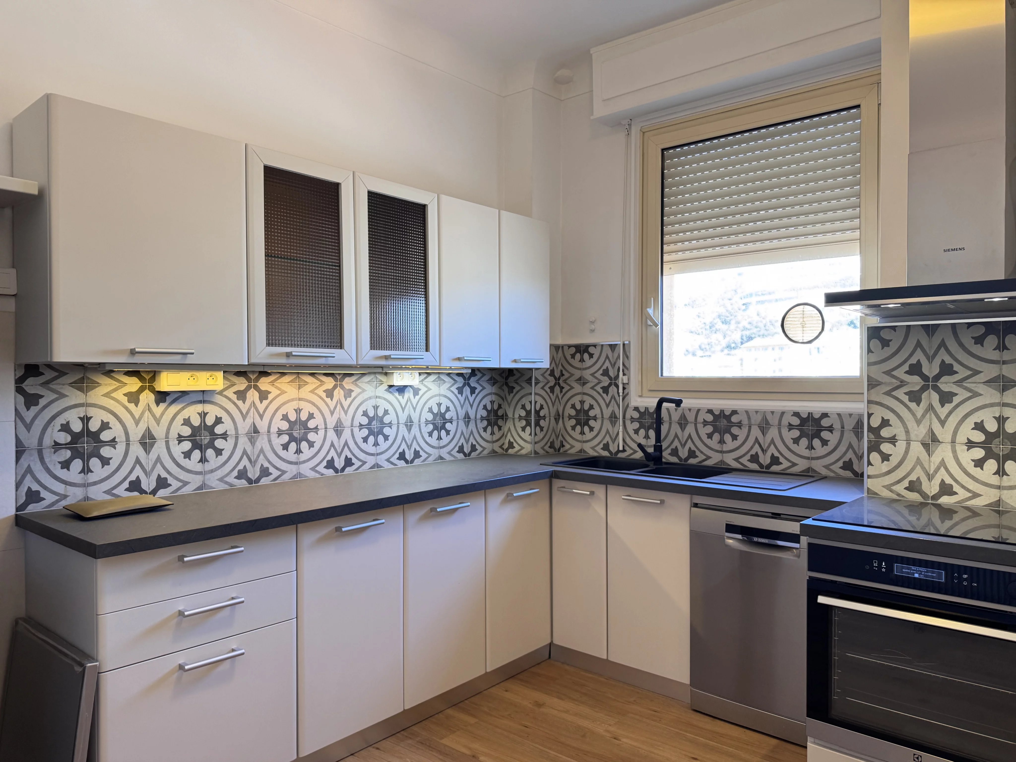 Franzido Palace - 4-Room Appartment for Rent