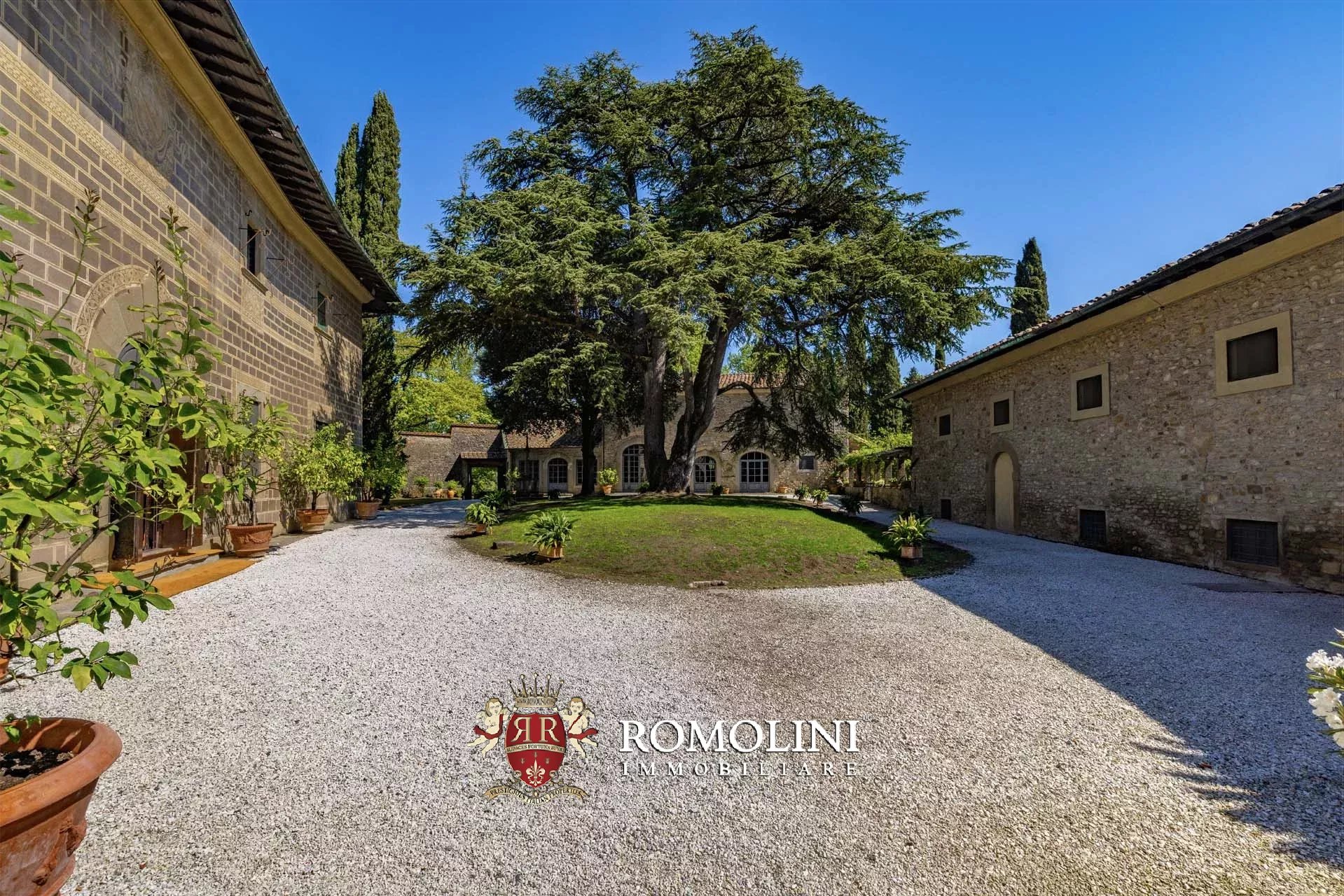 60 Bedroom Chateau's Image 9