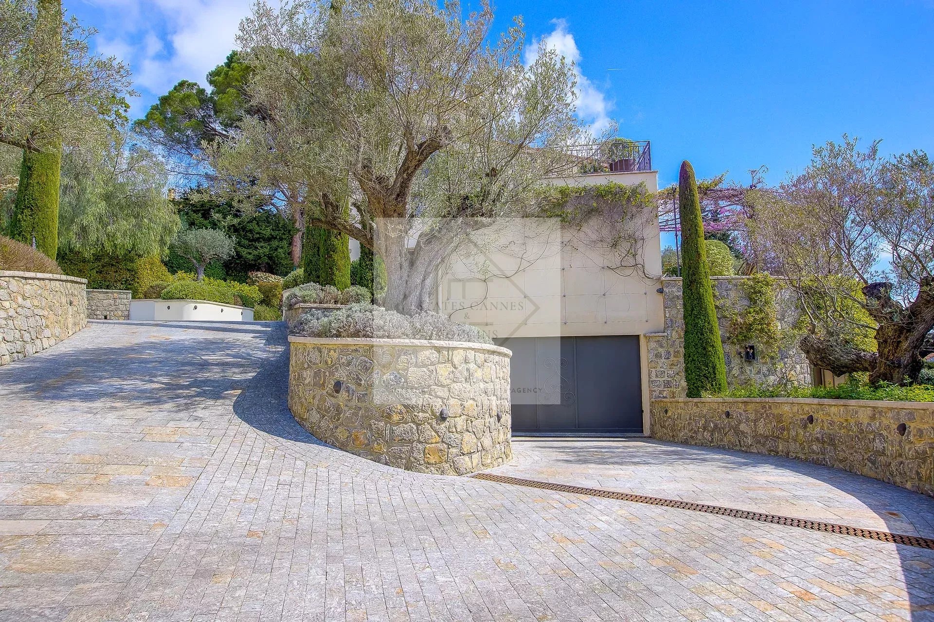 Villa  Provençale Rénovée au centre Mougins — photo 28