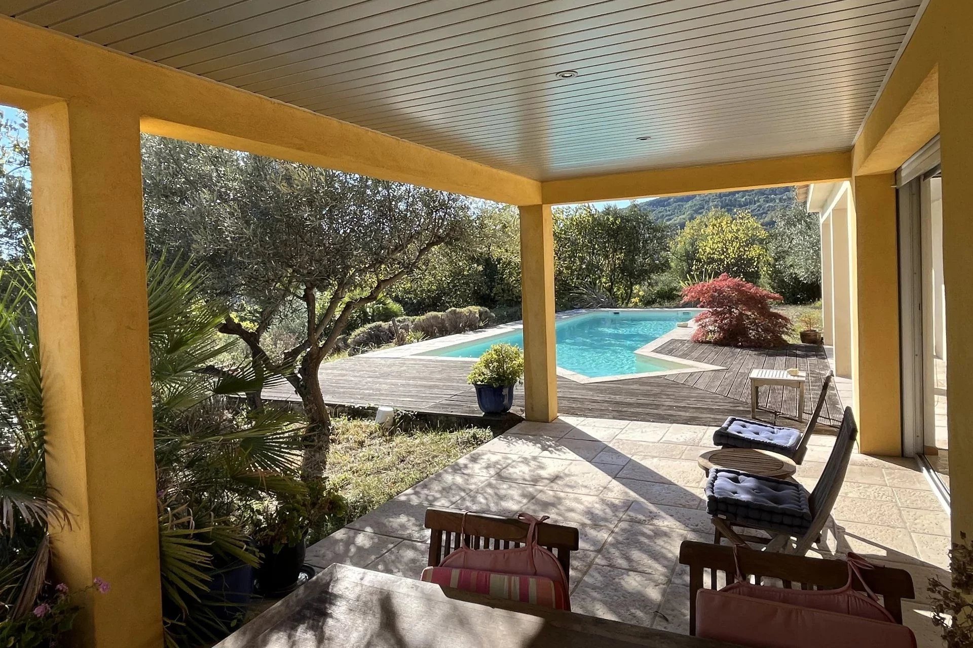 Single-storey villa on top location - SEILLANS