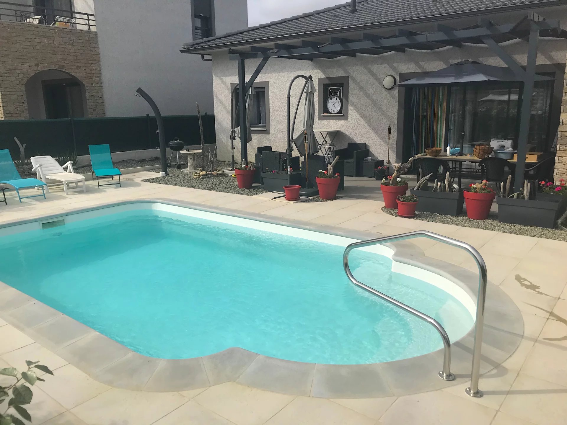 Maison T4 84,18 m² - terrain 250 m² - piscine